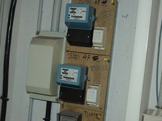 Les vieux compteurs électriques du 06 et 83 recyclés à antibes