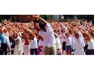 Yoga Solstice Monaco :Un cours de Yoga géant le dimanche 21 Juin 2015 sur les Terrasses du Casino de Monte-Carlo