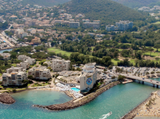 MANDELIEU LA NAPOULE : Nettoyage des plans d'eau du littoral