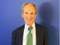 Philippe Crouzet élu président d'Initiative France Philippe Crouzet élu président d'Initiative France