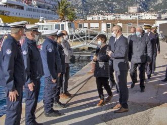 A Toulon, Annick Girardin rencontre l'unité de la police de la mer