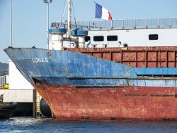  La coque de l'ex-cargo Luna S sera déconstruite à Bordeaux