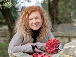 'Nez dans les fleurs' : Valérie Paquet réinvente le savoir-faire ancestral du cuir parfumé 