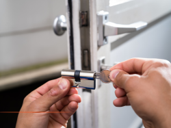 La Communauté d'Agglomération du Pays de Grasse lance un appel d'offres pour des travaux de serrurerie et métallerie La Communauté d'Agglomération du Pays de Grasse lance un appel d'offres pour des travaux de serrurerie et métallerie