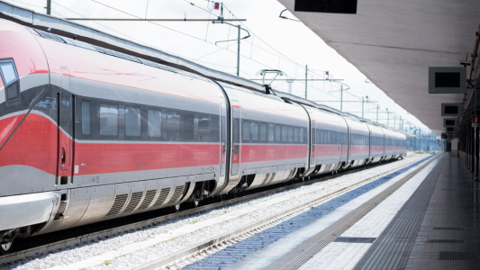 Transports : faut-il limiter le droit de grève comme en Italie ?