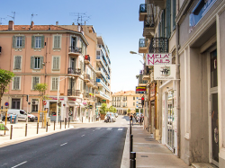 Cannes à la reconquête commerciale et artisanale de son quartier République