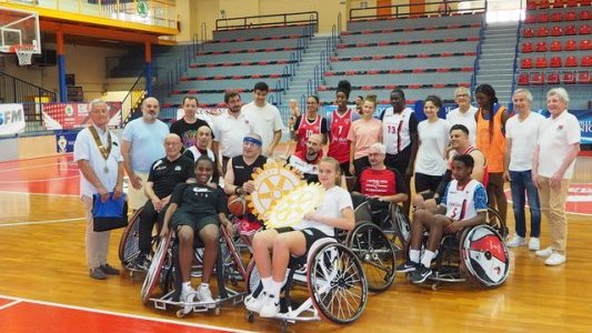 Le Cavigal équipé d'un fauteuil de basket de plus grâce au Rotary