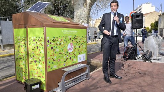 Cannes teste des bornes de compostage de déchets alimentaires connectées