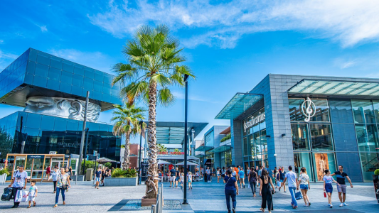 FREY acquiert Polygone Riviera : un centre commercial de plein air majeur en France