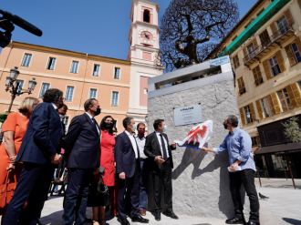 Place du Palais à Nice : L'oulivié est arrivé !