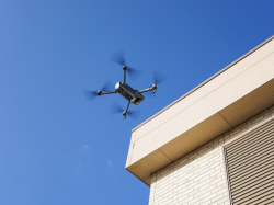 Surveillance par drones durant les trois journées de rentrée organisée par un parti politique à Bordeaux : la justice a suspendu l'arrêté préfectoral Surveillance par drones durant les trois journées de rentrée organisée par un parti politique à Bordeaux : la justice a suspendu l'arrêté préfectoral