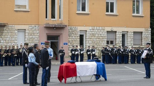 Un hommage national pour le gendarme Éric Comyn