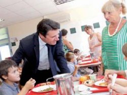 Restauration scolaire à Nice, premier bilan un an après la reprise en régie directe