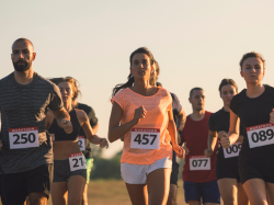 « J'me Bouge ! » pour le Marathon Nice-Cannes : les Niçois invités à courir en binôme avec l'aide de Christophe Pinna « J'me Bouge ! » pour le Marathon Nice-Cannes : les Niçois invités à courir en binôme avec l'aide de Christophe Pinna