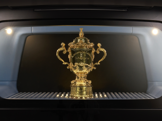 Le Trophée de la Coupe du Monde de Rugby à découvrir demain devant le Palais des Festivals et des Congrès