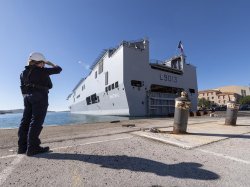 Olivier Roussille nouveau commandant du porte-hélicoptères amphibie (PHA) Mistral 