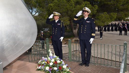 A Hyères, l'Aéronautique navale se souvient des marins du ciel disparus