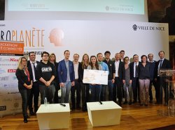 Le projet « Cocouv » de couverture de survie connectée reçoit le Prix Ville de Nice au Hackathon Santé Connectée 2017 ! 