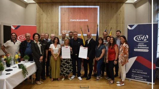 La Ville de Vence a signé la charte de soutien à l'activité économique de proximité