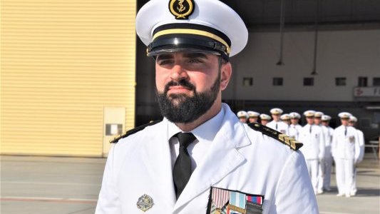 A Hyères, le capitaine de frégate Arnaud Ferrandi à la tête de la flottille 36F 