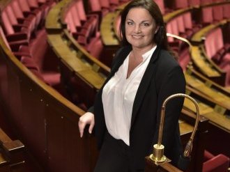 Députée, confinée, affairée : Alexandra Valetta-Ardisson debout sur le pont