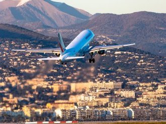 Premier vol long-courrier avec du carburant aérien durable (SAF) produit en France