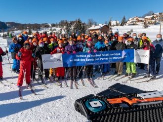 Remise du matériel nordique : ski de fond et carabines de biathlon au Club des sports des portes du Mercantour