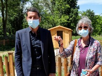 La Mairie de Cannes remet les clés d'un nouveau jardin partagé aux « Amoureux des Potagers »