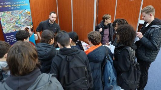 A Hyères, plusieurs centaines de collégiens au Forum des Métiers