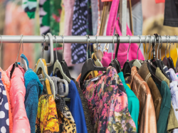 Gratiféria de la Maison de l'Environnement : Vêtements et accessoires pour femme ce samedi Gratiféria de la Maison de l'Environnement : Vêtements et accessoires pour femme ce samedi
