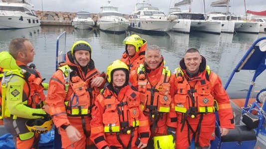 A Hyères, 14 Sauveteurs en Mer en formation 