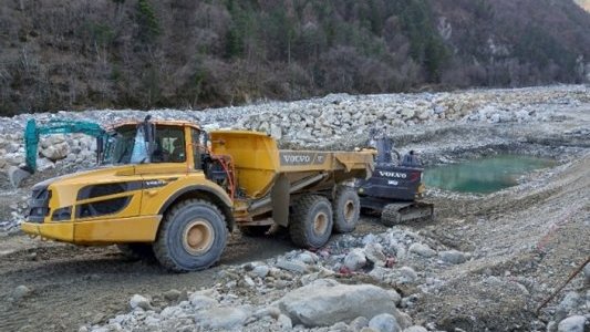 Reconstruction : les travaux de confortement de l'usine hydroélectrique EDF de Saint-Martin-Vésubie avancent