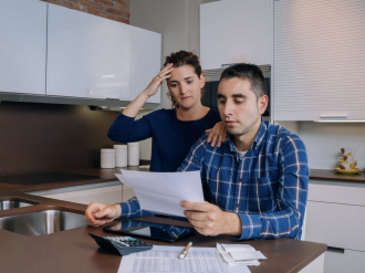 Crédit Mutuel Alliance Fédérale propose un compte à 1 euro net par mois sans aucuns frais d'incident pour les clients en difficulté financière