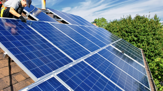 La Métropole Nice Côte d'Azur lance un appel à manifestation d'intérêt pour équiper les toits des bâtiments publics en panneaux solaires